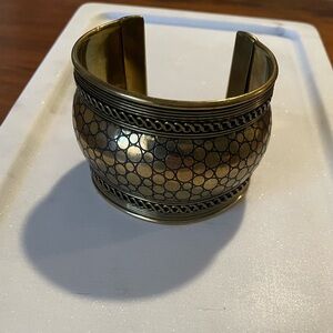 Women’s cuff bracelet